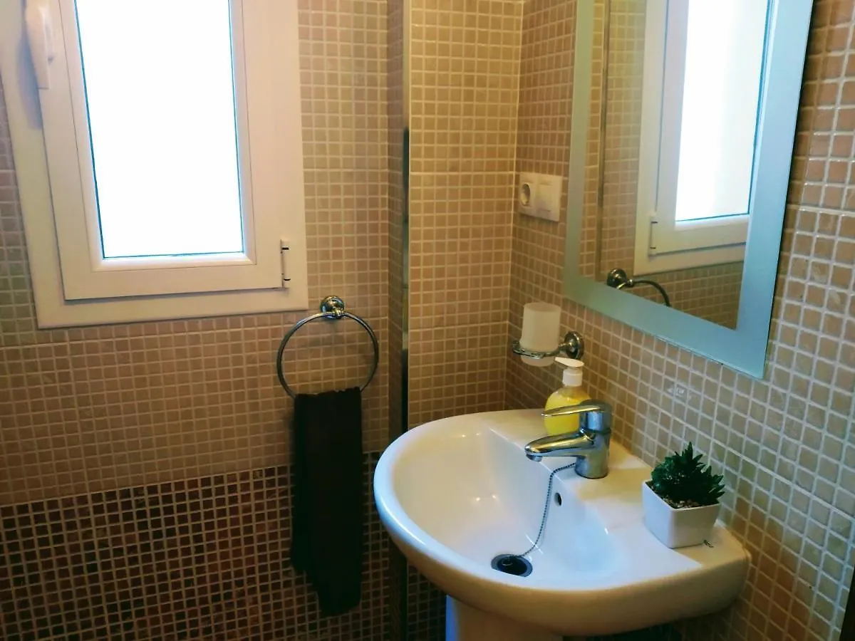 Holiday home Casa Rural Con Chimenea, Barbacoa, Terraza Y Solarium Villa Illar Spain